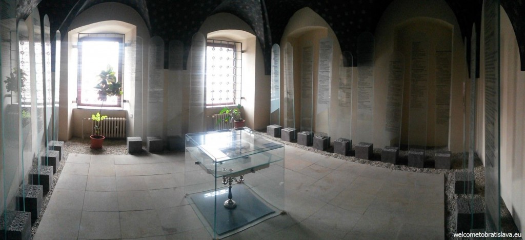 The Pantheon symbolizes a cemetery of personalities of Jewish origin who made Slovakia famous in the past