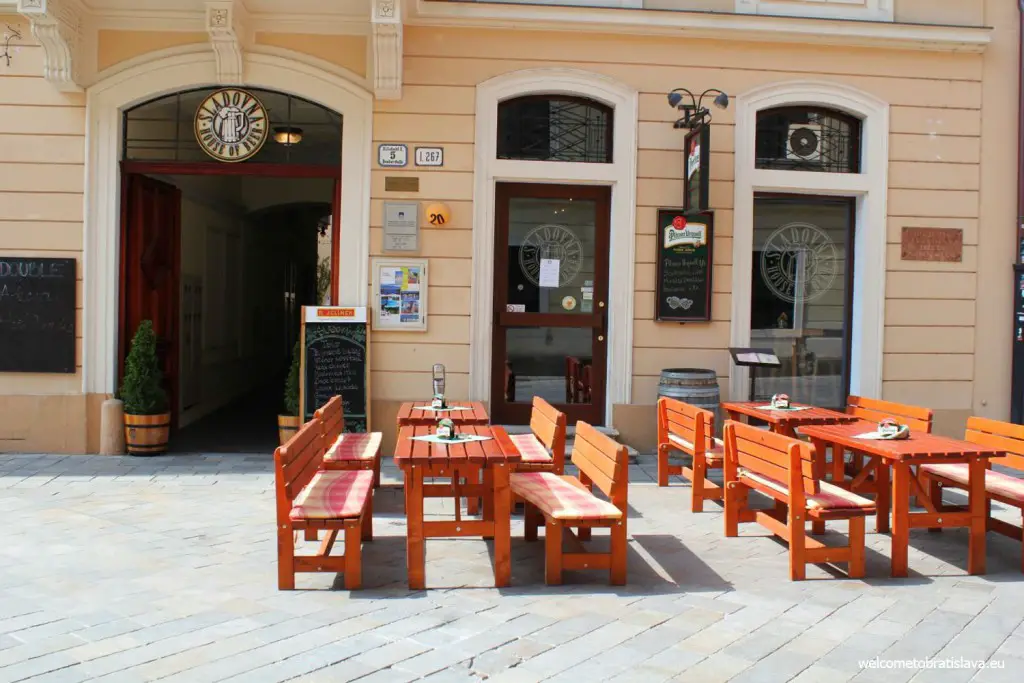 Sladovna: main entrance