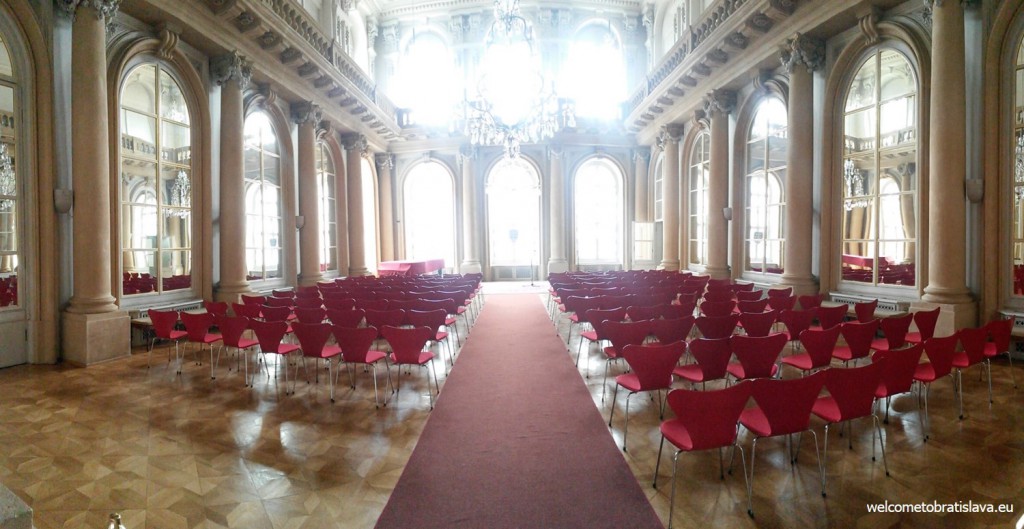 The beautiful Hall of Mirrors