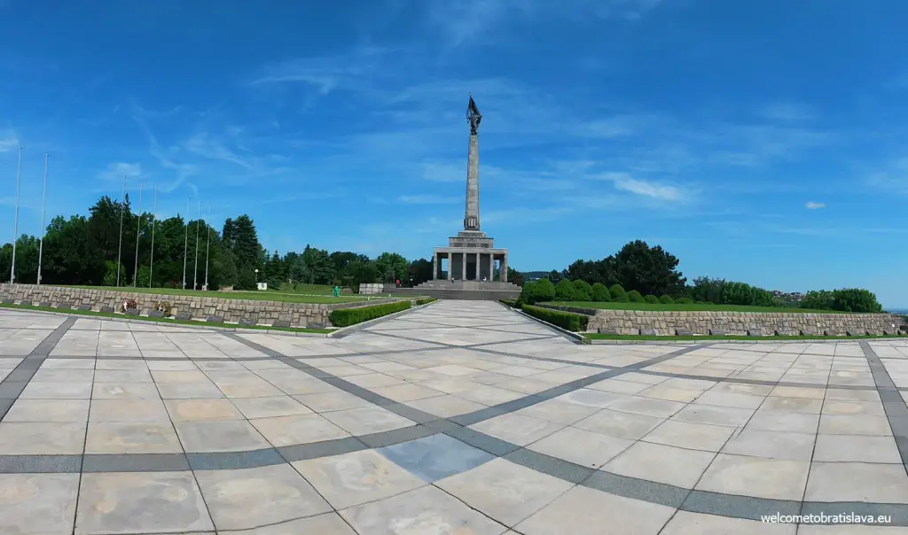The main monument standing in the middle of the cemetery