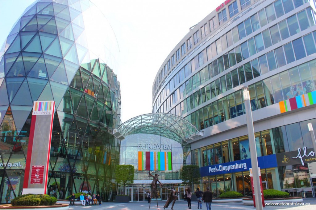 Eurovea Gallery: the main entrance