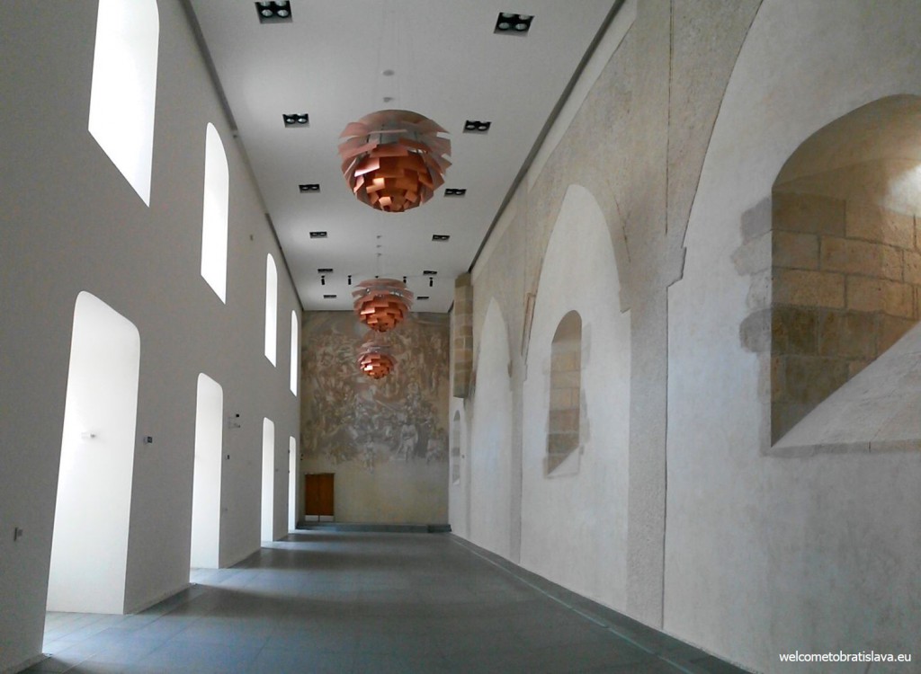 This building holds various temporary exhibitions