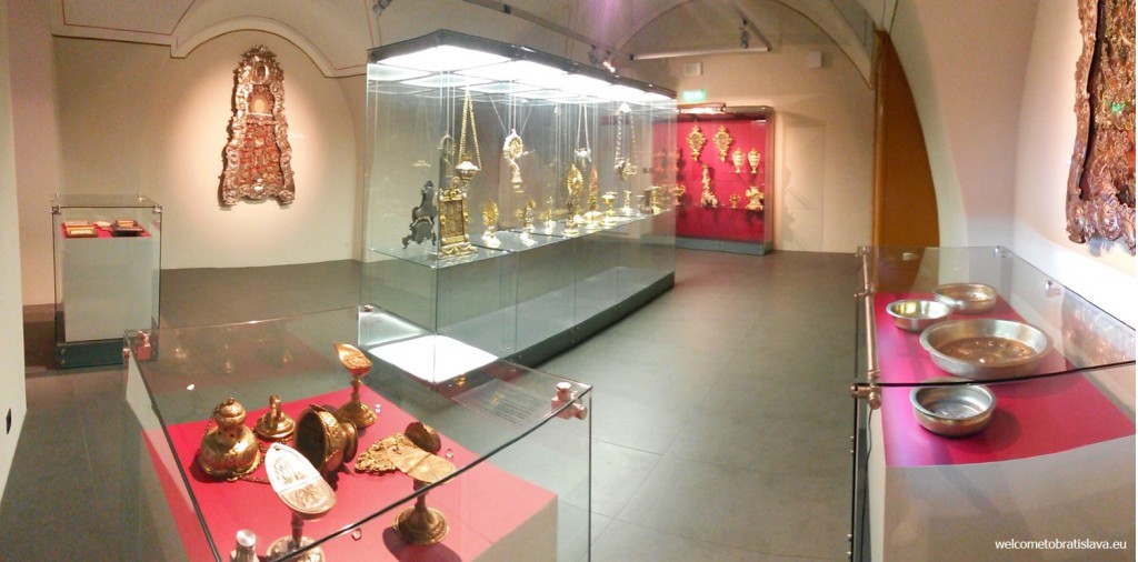 The exposition of sacral fine arts and artisanal crafts