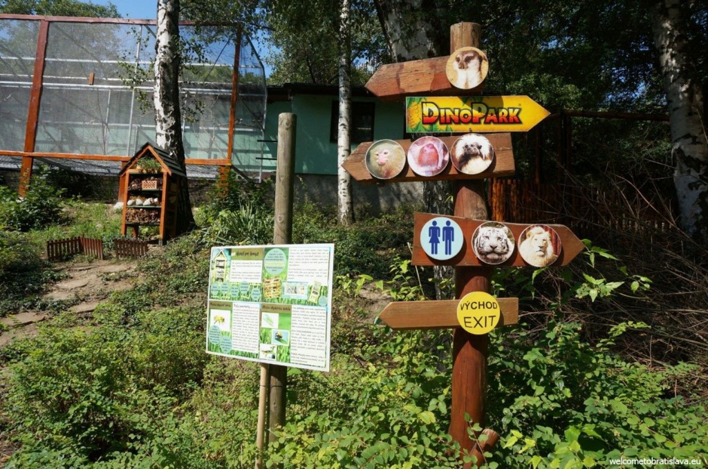 There are signs everywhere so you should not get lost :)