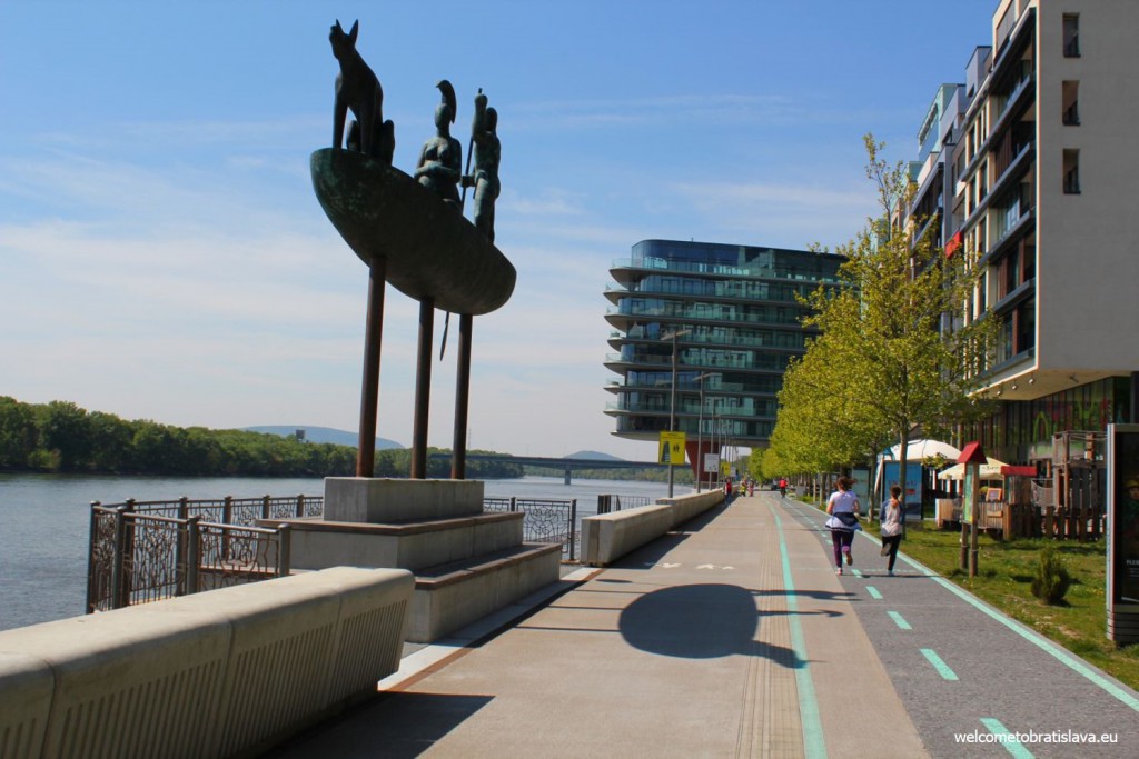 Danube bank: River Park complex