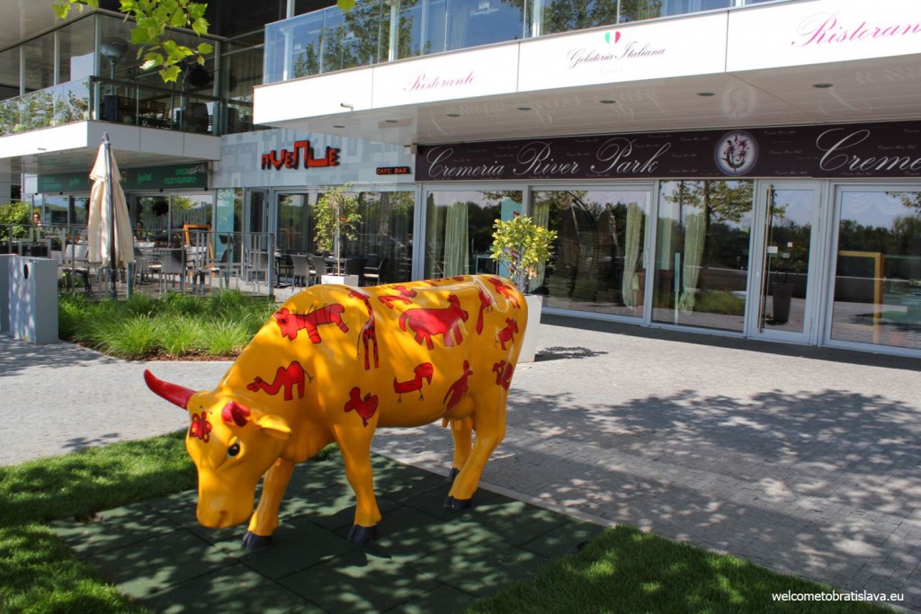 Danube bank: River Park complex