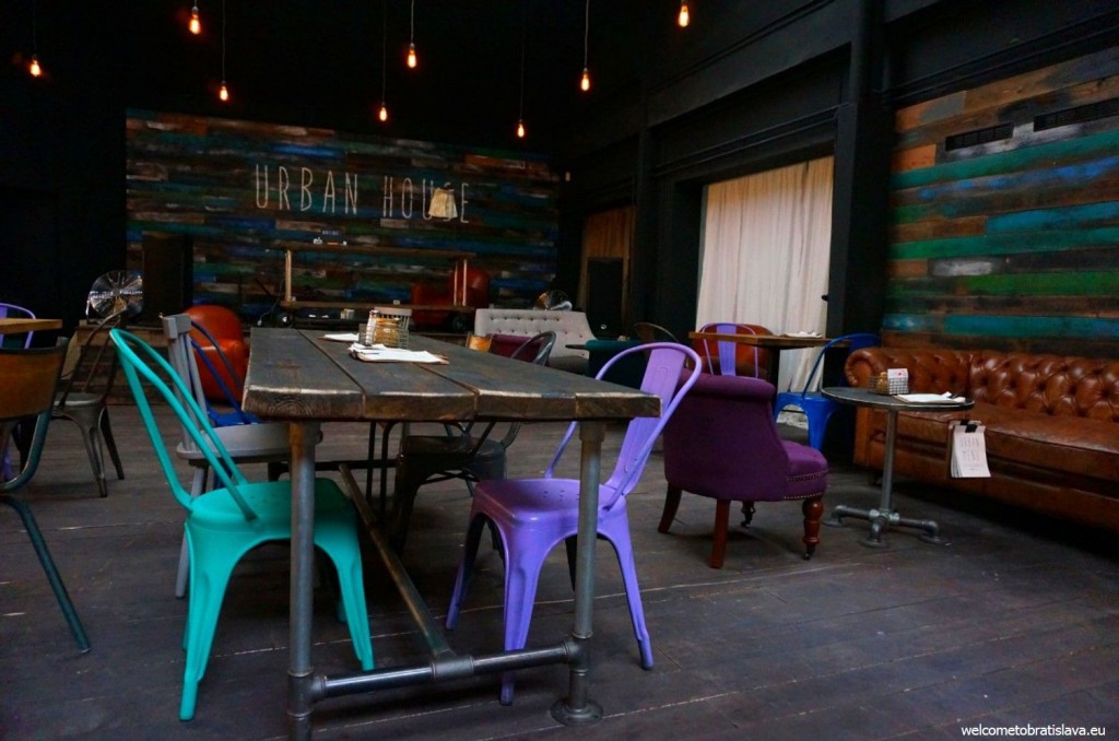 The chill out zone in the back of the Urban House