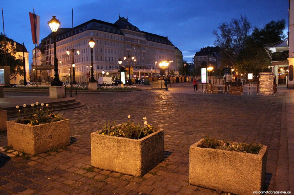 Bratislava: Hviezdoslav's square
