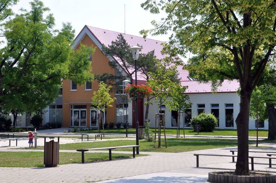 Vajnory: Park pod lipami