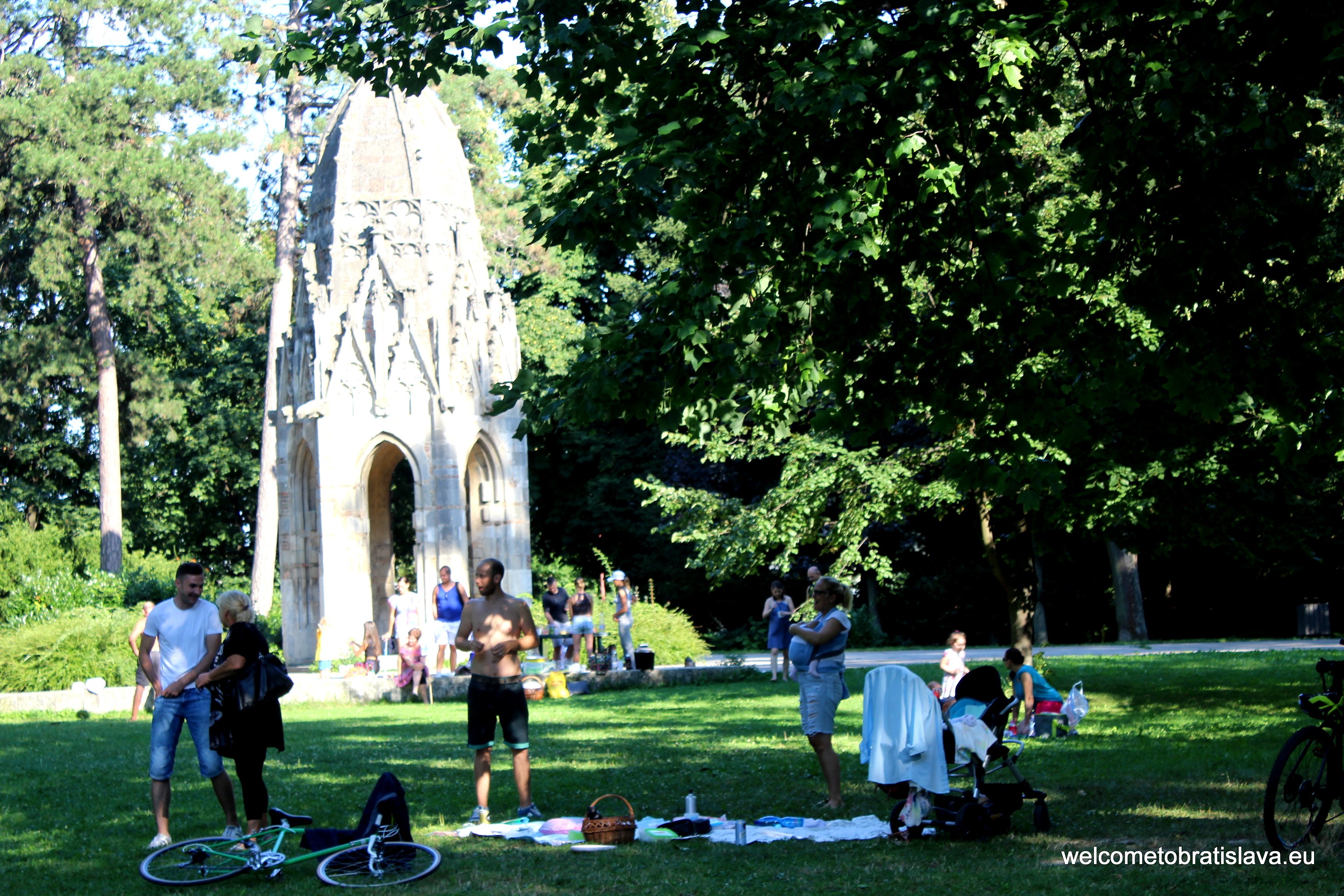 Outdoor places for kids in Bratislava - Sad Janka Krala